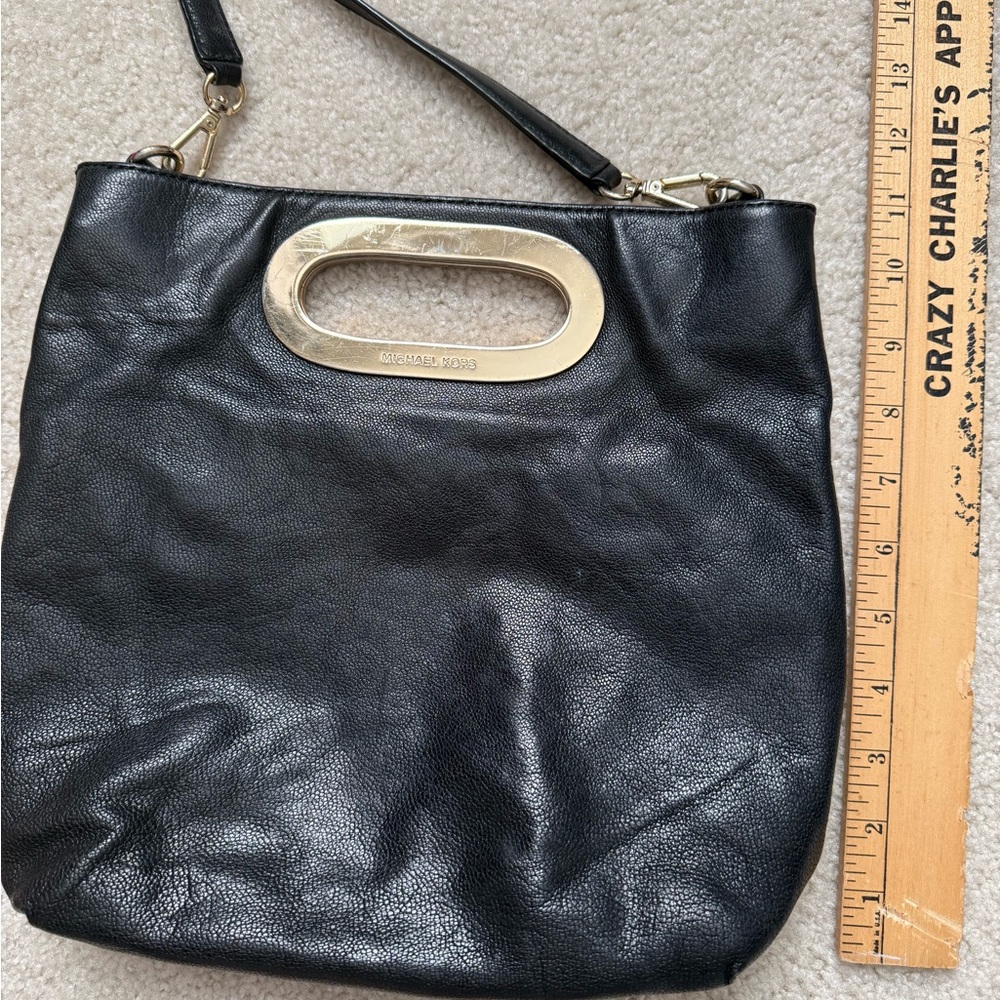 Michael Kors Berkeley Black Leather Shoulder Bag - Picture 5 of 10